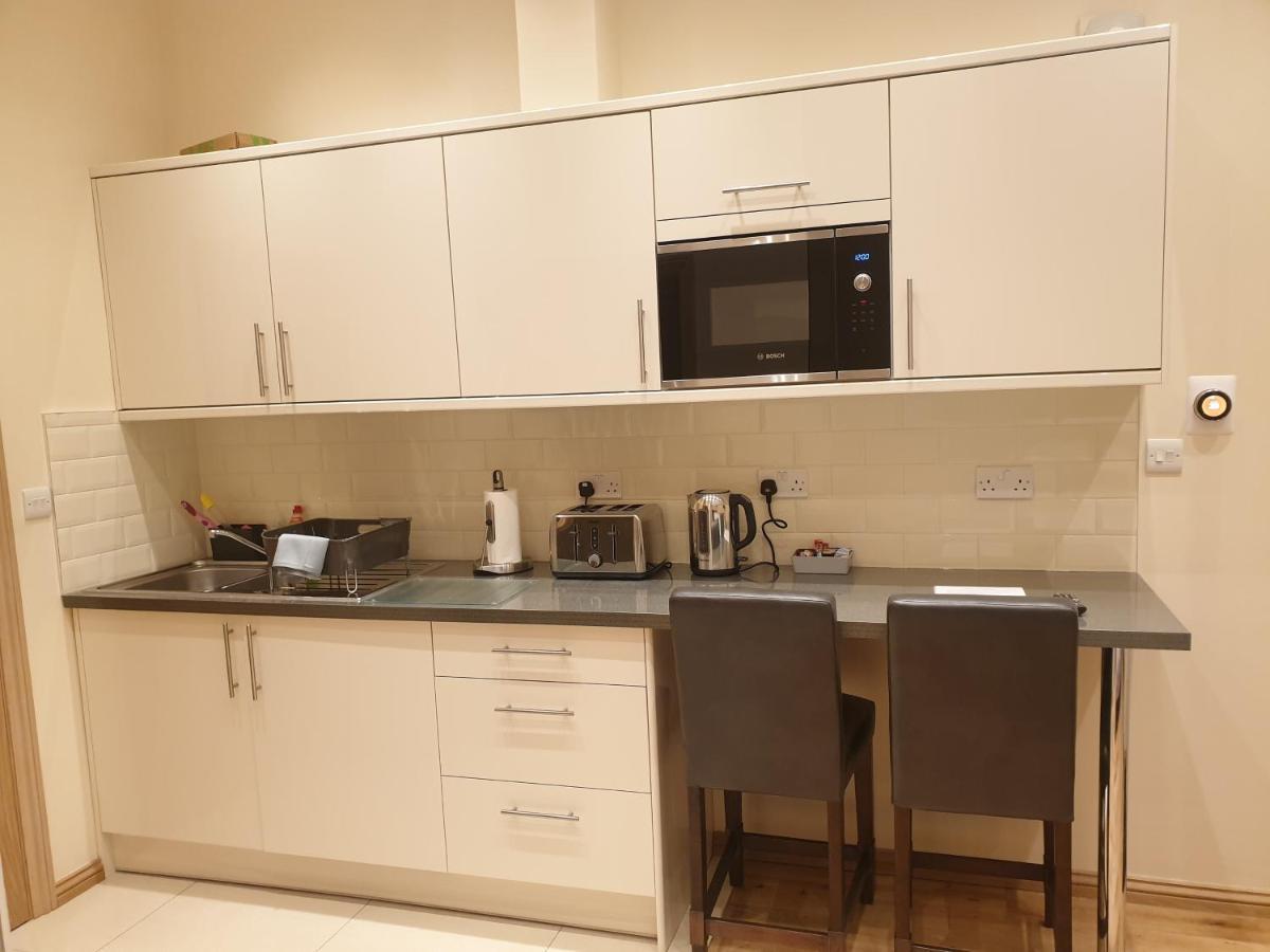 London Luxury Apartments 4 Min Walk From Ilford Station, With Free Parking Free Wifi Extérieur photo