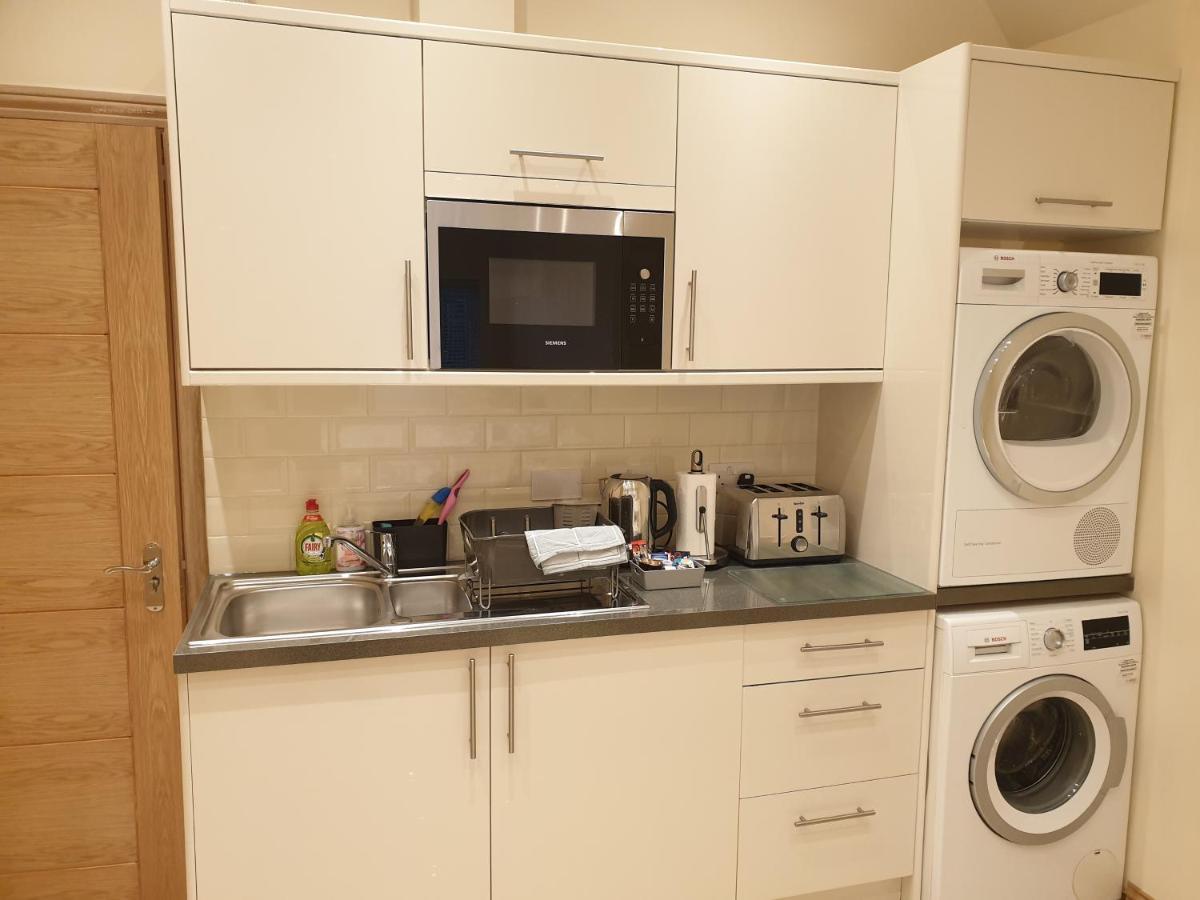 London Luxury Apartments 4 Min Walk From Ilford Station, With Free Parking Free Wifi Extérieur photo