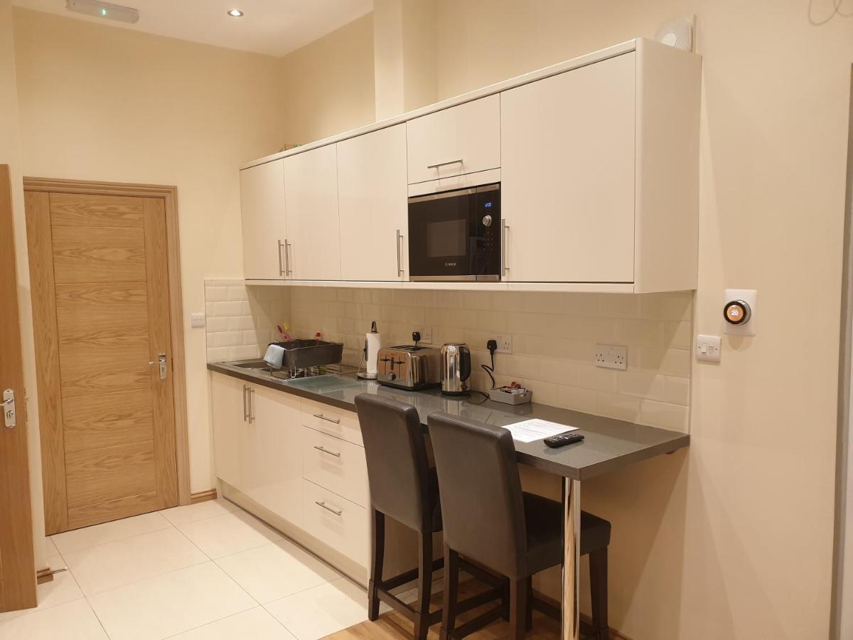 London Luxury Apartments 4 Min Walk From Ilford Station, With Free Parking Free Wifi Extérieur photo