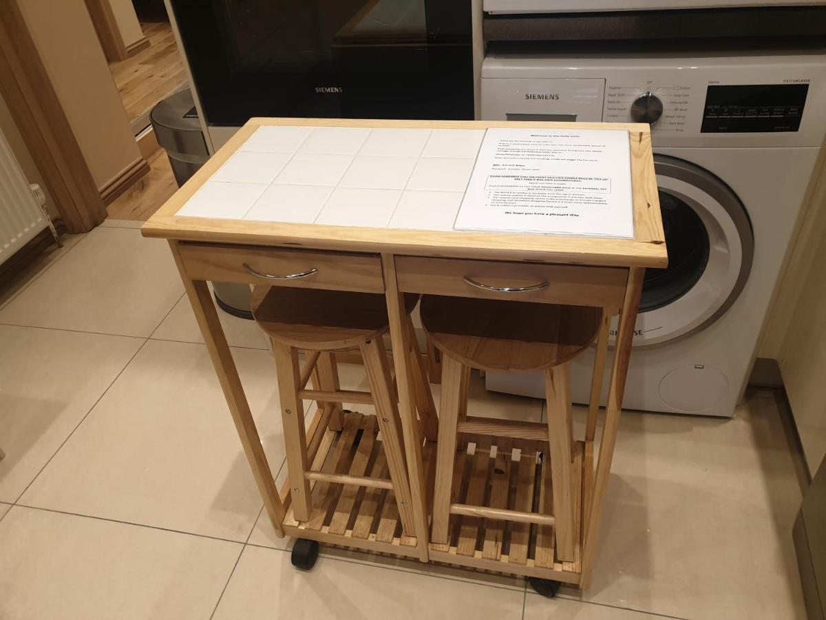 London Luxury Apartments 4 Min Walk From Ilford Station, With Free Parking Free Wifi Extérieur photo