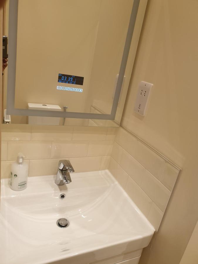 London Luxury Apartments 4 Min Walk From Ilford Station, With Free Parking Free Wifi Extérieur photo