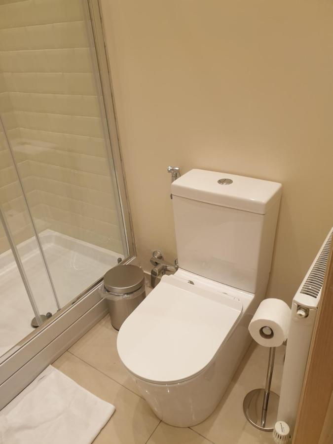London Luxury Apartments 4 Min Walk From Ilford Station, With Free Parking Free Wifi Extérieur photo