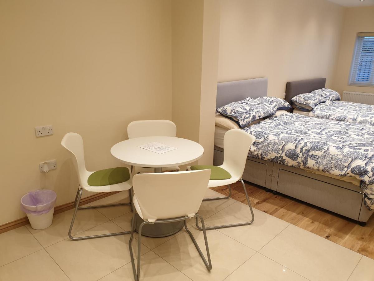 London Luxury Apartments 4 Min Walk From Ilford Station, With Free Parking Free Wifi Extérieur photo