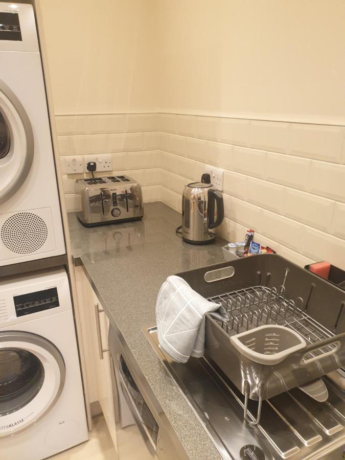 London Luxury Apartments 4 Min Walk From Ilford Station, With Free Parking Free Wifi Extérieur photo