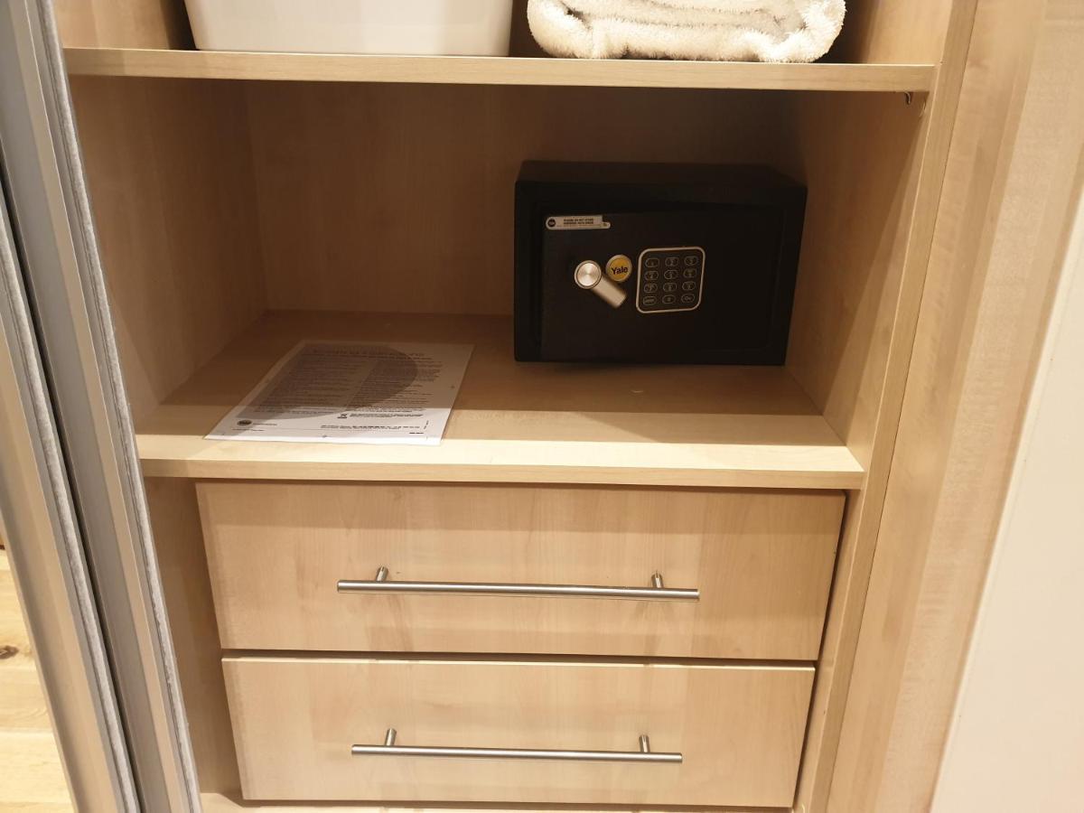 London Luxury Apartments 4 Min Walk From Ilford Station, With Free Parking Free Wifi Extérieur photo