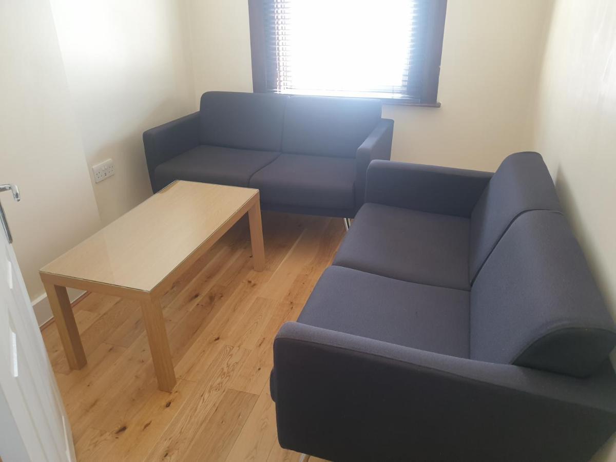 London Luxury Apartments 4 Min Walk From Ilford Station, With Free Parking Free Wifi Extérieur photo